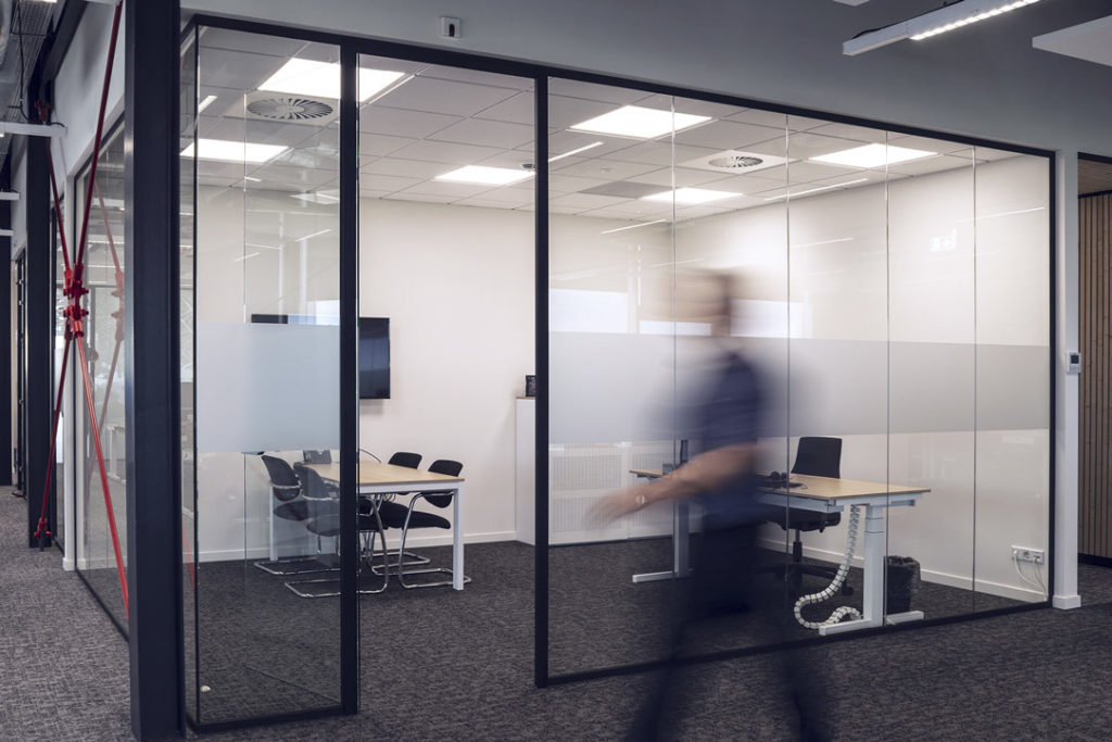 werkplekbeeld glas zwart