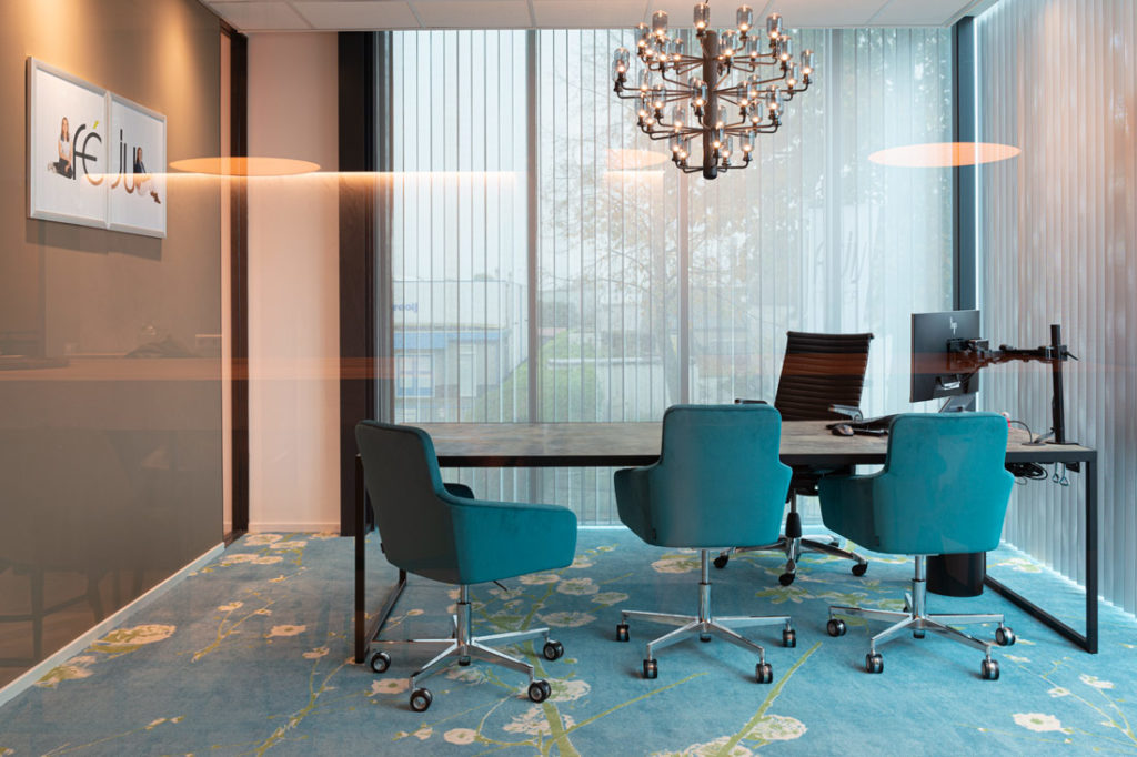 kantoor blauw stoelen