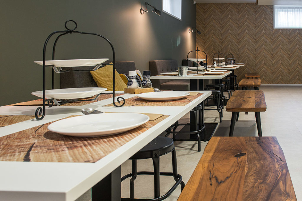 Kantinetafels bank staal wit zwart